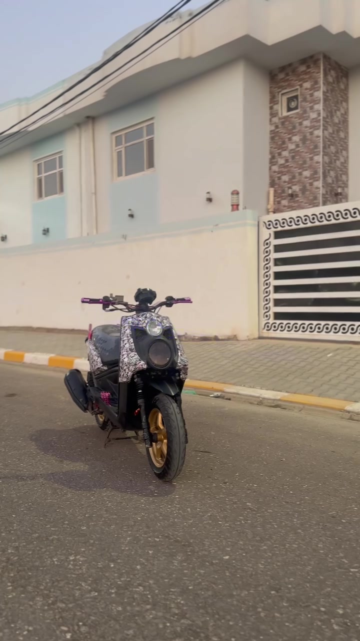 سلام عليكم سكنس جبلي.حاوي الدراجه كفاله. من كلشي الدراجه نفس مال للفيديو لونه كرزي ومغلفه موشم كفرات البلادي. ختم واحد كله الدراجه تايرات زوج جديده الدراجه كامله من كلشي ***********
