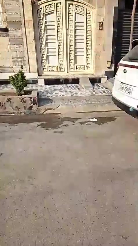 ٣ طوابق • ٦ غرف • ٤ حمامات