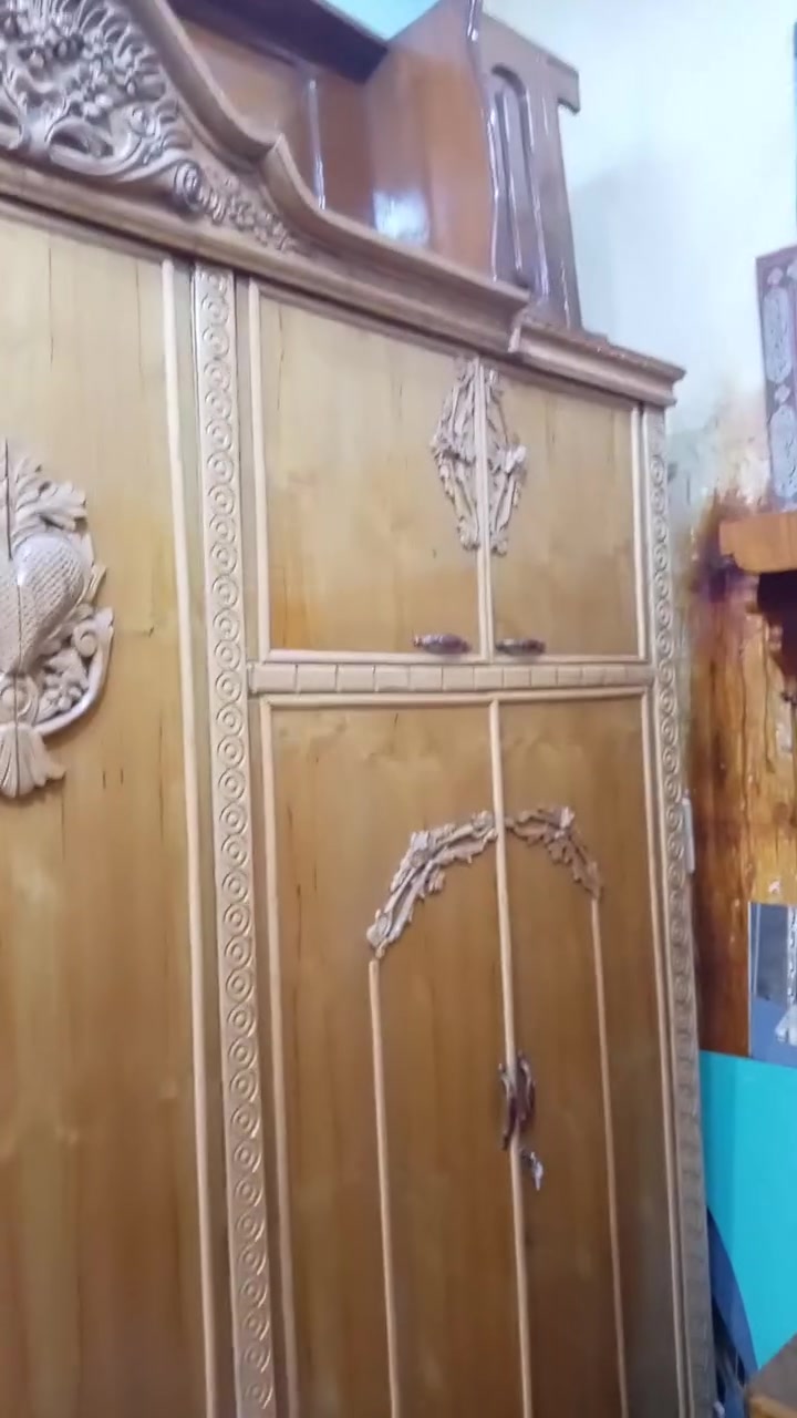غرفة نوم • ٥ باب • زان مصري