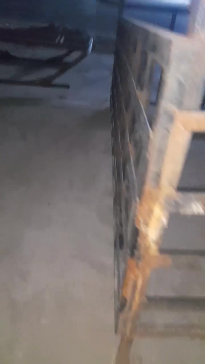 ***********
