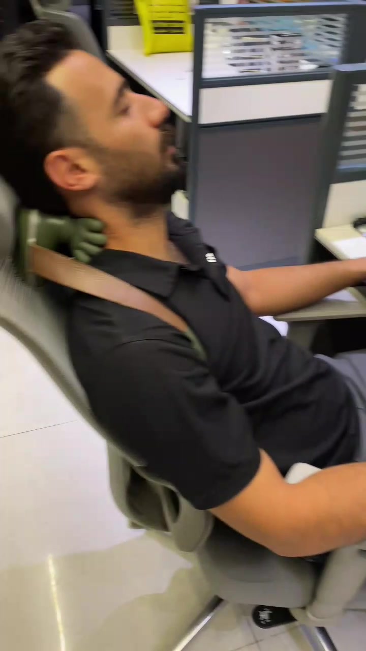 مالك رقبه مفيد  للتواصل ***********يتوفر توصيل
شنو اسم/نوع القطعة بالضبط أو الموديل مالها؟: 
مدلك رقبه مفيد اشخاص يشتغلون هواي
مستعملة لو جديدة؟ وإذا مستعملة، شكد حالتها وهل بيها أي ملاحظة/خدش؟: 
جديد
شكد السعر النهائي؟ وهل قابل للتفاوض لو ثابت؟: 
18
منو أنسب إلك للتسليم: استلام من المكان لو توصيل؟ وإذا توصيل، شنو المناطق اللي يوصل إلها؟: 
توصيل كل محافظات 
