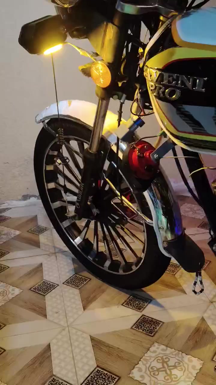 السلام عليڪم
بيع او مࢪاوس حسب القناعه 
سيفان مديل 2025 🖤💫
مڪينه 200 cc ڪفاله منل فتح 
ويل ماࢪسدس 
ڪهࢪبائيات ڪلها ڪامله دراجه ڪلها شغاله ومن دون نقص نڪره سلف هندر سماعات ستاند مبايل 
مڪاني ديالئ ڪنعان 
سعࢪ 750 وبيها مجال 
رقم *********** 
مو شࢪاي اطلع ڪبل فدوه اࢪوحلك
