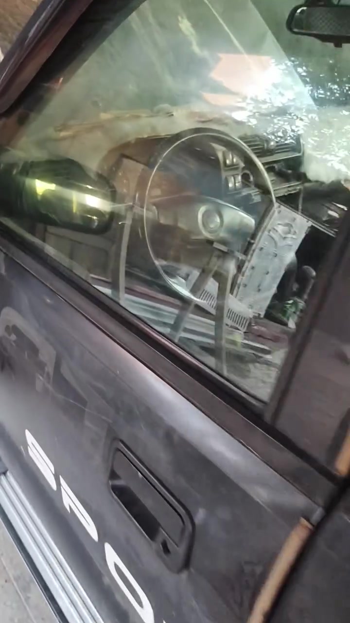السلام عليكم أوبل مونتيره موديل ٢٠٠٠ محرك سته تدفه تبريد شغال السيارة ابلاديه وارد ياباني  رقم اربيل السياره كامله بس صدرهه نص عمر السعر ٦٥   العنوان بغداد  ***********

نص مكتوب في الصور:
- CAMON 30 Pro 5G
- 23mm f/1.8 1/50s ISO249
- 23mm f/1.8 1/50s ISO328
- 23mm f/1.8 1/50s ISO304
- CAMON 30 Pro 5G 23mm f/1.8 1/33s ISO441