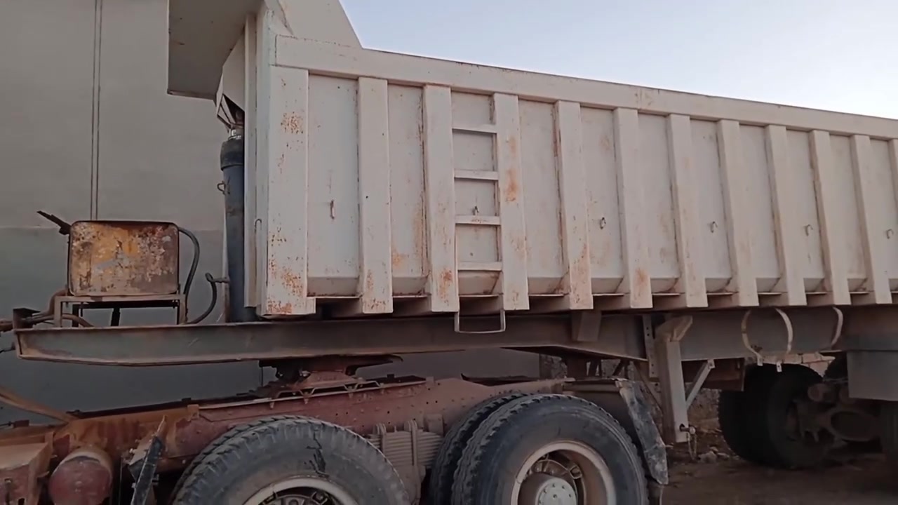 سلام عليكم هذه العربانه دنكر براد تخم تاير جديد 27متر مكان تلعفر سعر 110ورقه قفل 
كورك ***********
اسياسيل***********
