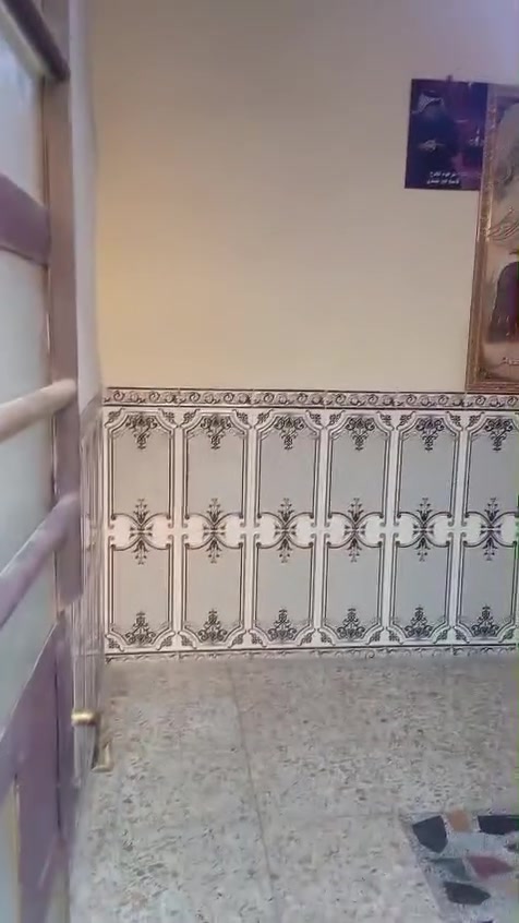 دار للبيع مساحه ١٢٠م مربع ٣غرف وصاله وستقبال مسلح قاط ونص بناء جدا نضيف منطقه الحميديه زراعي بل بدايه خدمات كامله الاستفسار ***********
