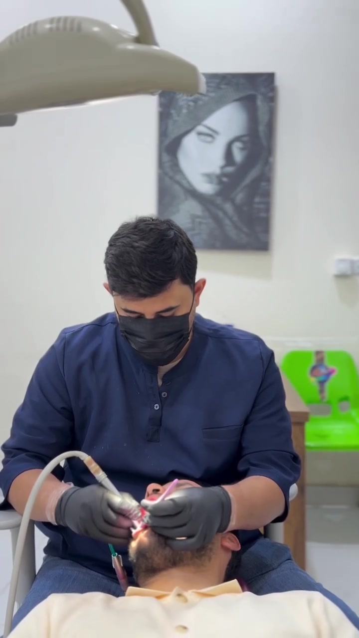 عيادة  التخصصي لطب الأسنان والتجميل 
مع الدكتور ليث مجيد الاسدي 
الجبايش /شارع الكورنيش قرب المدرسه الاسديه 
 الحجز :***********
