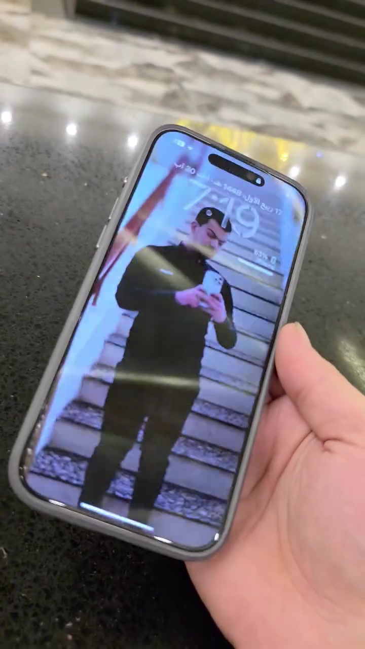 🔥 آيفون 17 برو ماكس (iPhone 17 Pro Max) - أبيض ملكي بحالة الوكالة! 🔥​
السعر :مليون و880 الجهاز بعده جديد 
الموديل: آيفون 17 برو ماكس (iPhone 17 Pro Max)
​اللون: أبيض أنيق شرق اوسط سيم كارت واحد 
​مدة الاستخدام: 3 إلى 4 أشهر (للتصوير فقط)
​صحة البطارية: 100%
​عدد دورات الشحن: 23 دورة فقط!
​الحالة: جديد كلياً، خالي تماماً من الخدوش أو العيوب (شرط الفحص)
​الملحقات والضمان:
​الكرتونة الأصلية وكامل أغراضها
​وصل / فاتورة الشراء الأصلية
​الجهاز ما زال تحت ضمان الوكالة
​ملاحظة: الجهاز بحالة المصنع وجاهز للفحص في أي مكان. لقطة حقيقية لمن يبحث عن جهاز جديد بفرق سعر ممتاز!
​لللتواصل والجدية في الشراء، يرجى التواصل عبر الخاص أو الاتصال على الرقم: [***********ا]
