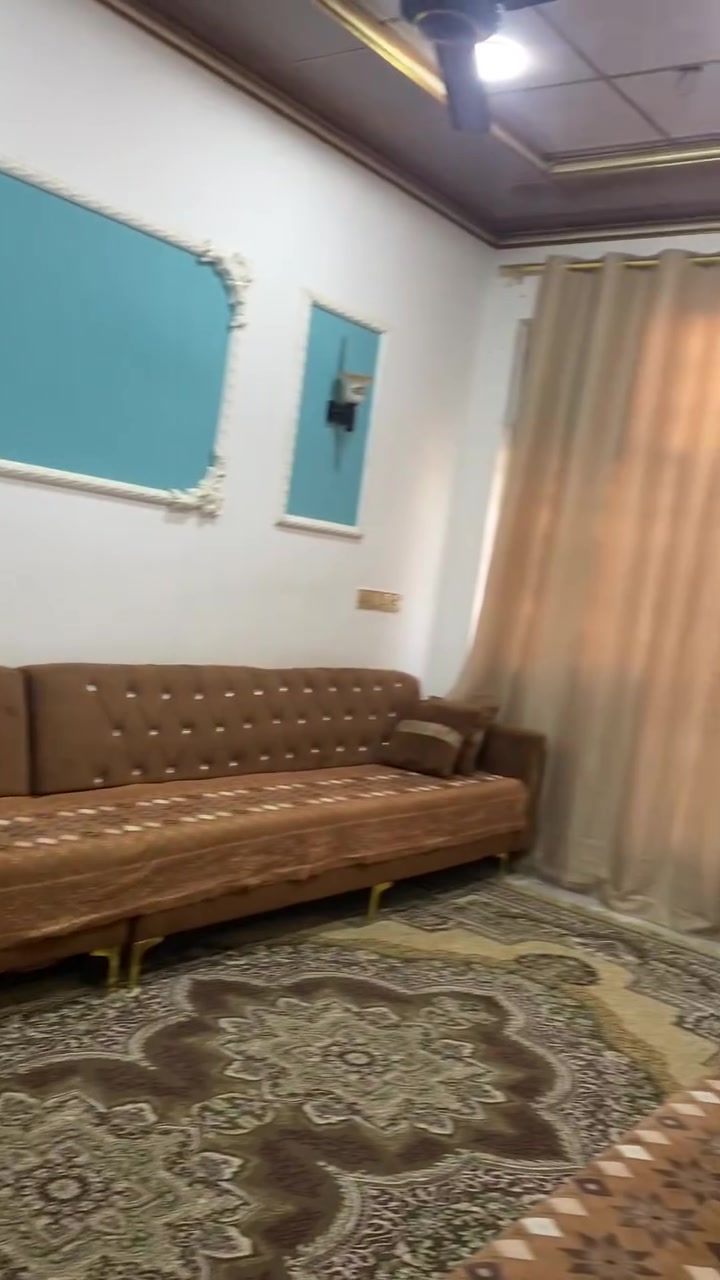 السلام عليكم عندي بيت للبيع الموقع ام العضام شارع السده زاعي سند 25متوفر ماء كهرباء تبليط السعر 50 وبي مجال ***********
