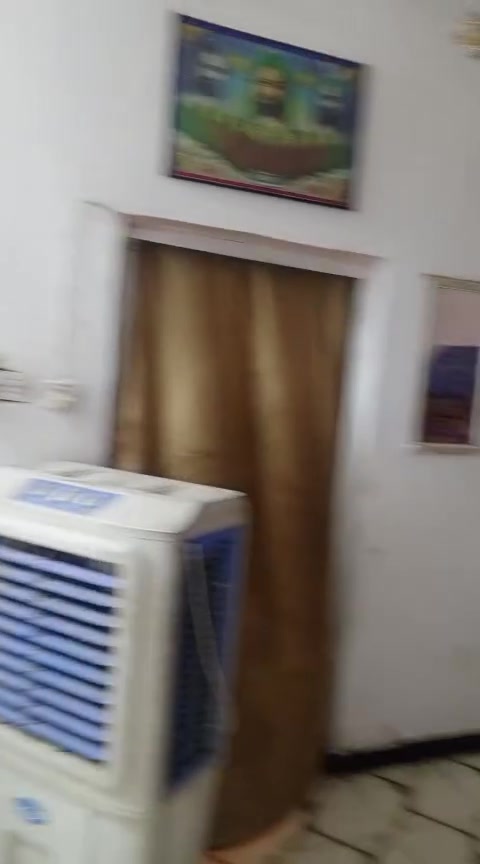 السلام عليكم بيت للبيع مساحته اكثر من 250متر لسعر خاص لي يريد يتصل على الرقم***********لبيت بل دوانم ب حي لحر
