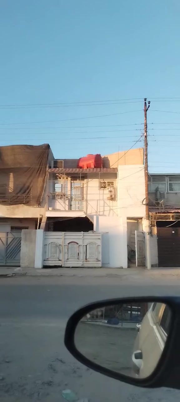 مكتب ابو ساره للعقار
دار ٨٦ متر للبيع موقع تجاري 
واجهه ٤وربع متر طابقين الطابق الأرضي مدخلين صاله وحولي مطبخ وحمام وغرفه نوم والطابق الثاني غرفتين نوم وصحيات. شهداء السيديه الشارع الخدمي. موقع تجاري
للاستفسار الاتصال على الخاص او الارقام
*********** واتساب
*********** واتساب
