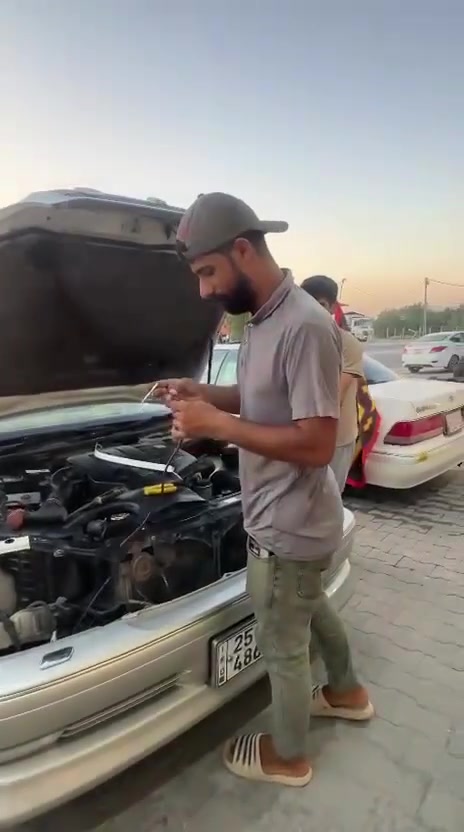 ﷽
السلام عليكم ..  كراون  ((   ملكه.  ))
للبيع ملكه.  رقم كركوك نكليزي تسجيل جديد دخول جديد   هزه جديده 
 موديل  _ 2001 _اصل 
تحوير فوك وجوه نجف
مكينه. دي فور الصغير جديده
كير مكينه حداديه كله جديد 
 
كفاله . كفل من  كص ونقل جثة ابيضّ محجل. خظروي 
سياره جديده كلش كلش وحلوه 
سياره بسمي مدور، ثاني يوم 
✅  ♕  المواصفات ♕
✅   كرستال قرار  48 ✅  كشنات أربعه كهربائي
✅  مري شفط بلاد  
✅  تحكم  خلفي كامل بلصوت  
✅   دمام خلفي  
✅مثبت سرعه
✅ غرفة رصاصي  
✅ سييدي 6. اقراص
✅ ويل كب نجمه
✅ برده خلفيه 
✅ قواعد ارقام أصلي
 وبعد بيهه مواصفات م
السعر تصل وشلع عيوني 
 كلشي اكو بل سوك وحسب نضافه 
وحسب النظافه 
العنوان : نجف الأشرف 
ل اتصال 📞 ***********
