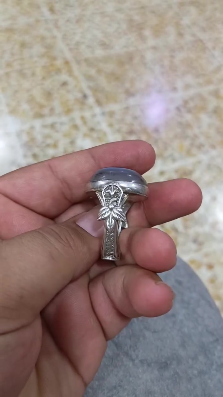 محبس فضه وزن ثقيل  مكاني موصل حي فلسطين جانب الايسر ***********
