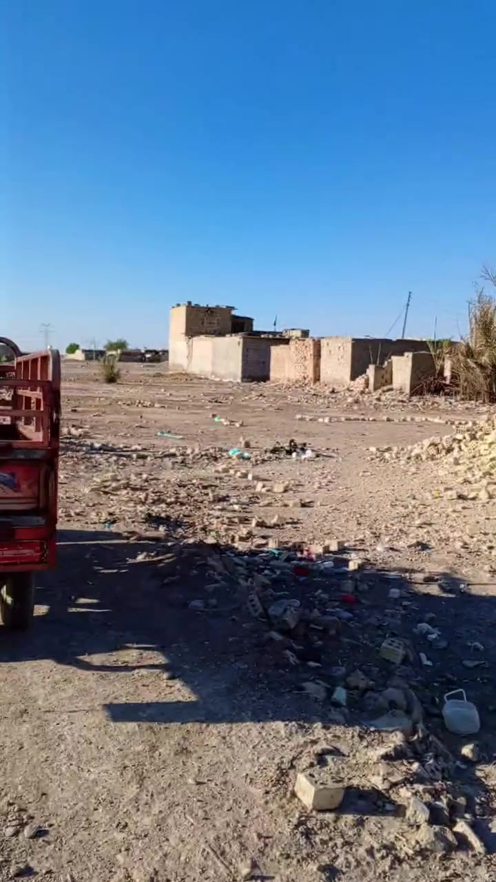 السلام عليكم هاي قطعه لبيع مساحه 600 الواجهه 30 ونزال 20 خط ثالث كهرباء وماي وتبليط واصله القطعه 
الموقع قرب معرض الرحمن 
لاستفسار ‏‪***********‬‏
