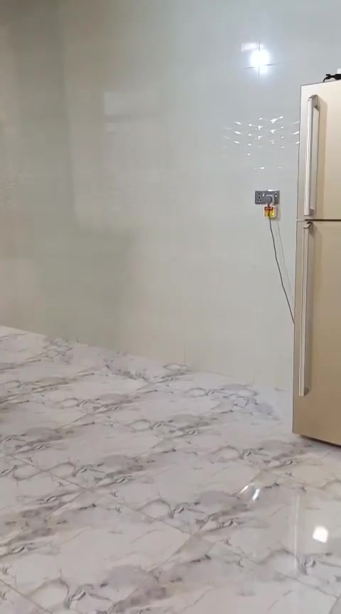 السلام عليكم للبيع بيت مساحه 200طابو زراعي 25 بالصقلاويه مقابيل جامع عبد القادر الكيلاني خلف سكلة الصباح بناء بلوك جاهز للسكن بدون نقص خدمات متوفره السعر 70مليون بي مجال للاستفسار ***********
