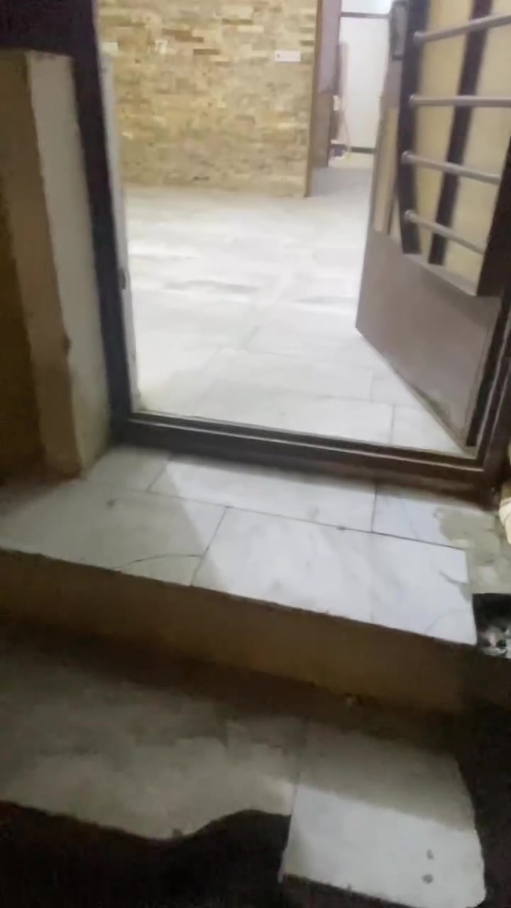 500 قفل ارضيه غرفه صاله خدمات بناء حديث موقعه قرب قاسم ابو الكص ***********
