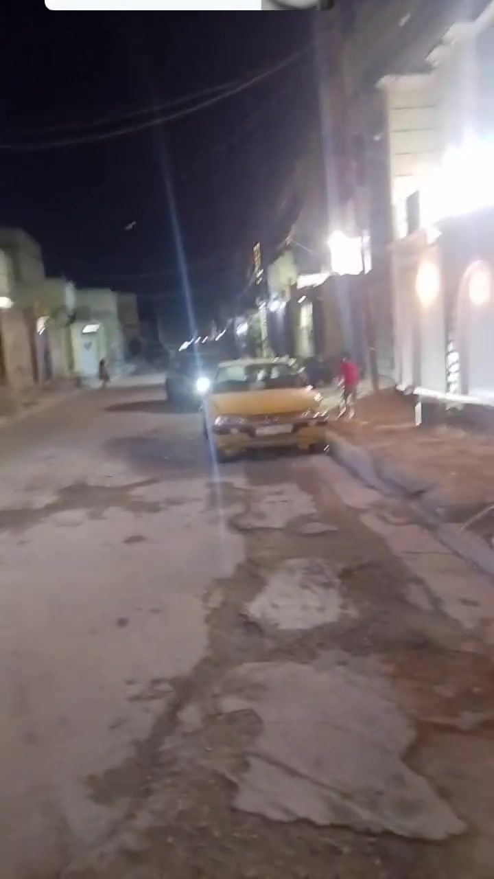 السلام عليكم بيت 100مربعه ركن للبيع  بغداد حي الكوفه مقابيل شارع المخازن بضهر محطه الصدرين قريب ع الشارع منطقه كامله الخدمات  ***********
