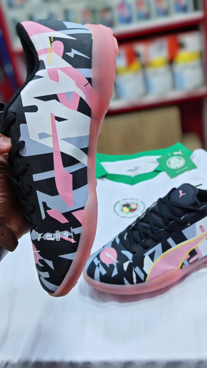 بوما PUMA
وزن خفيف 
قطعة راقيه 
قياس 40 
كربلاء حي الحر قرب مجمع ليمونه 
*********** 
بيع مباشر فقط 🤍 
 #كربلاء #تارتان
