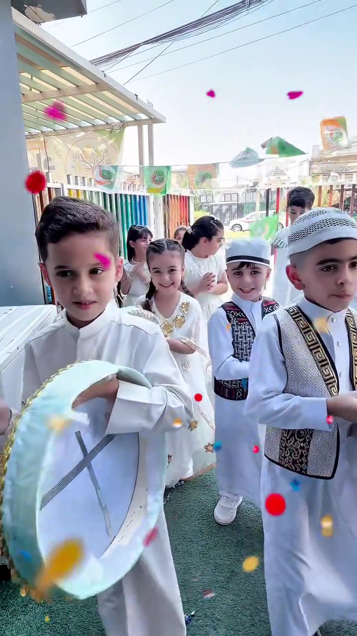 بقلوب مليئة بالنور والسرور، وبأصوات تنبض بحب المختار، تحتفل [روضة وحضانة احفاد سومر ] بذكرى مولد خير الأنام نبينا محمد صلى الله عليه واله وسلم. أطفالنا الحلوين يشاركونكم اليوم فرحتهم بهذا اليوم الأغرّ، فمرحباً بكل من شاركنا هذه النفحات العطرة، ونسأل الله أن يجعل أيامكم كلها أعياداً ومسرات.
#المولد_النبوي_الشريف #روضتي #أطفال_الروضة #صلى_الله_عليه_وسلم #ذكرى_المولد

بغداد/البلديات -شارع الغسل 
📞 ***********

