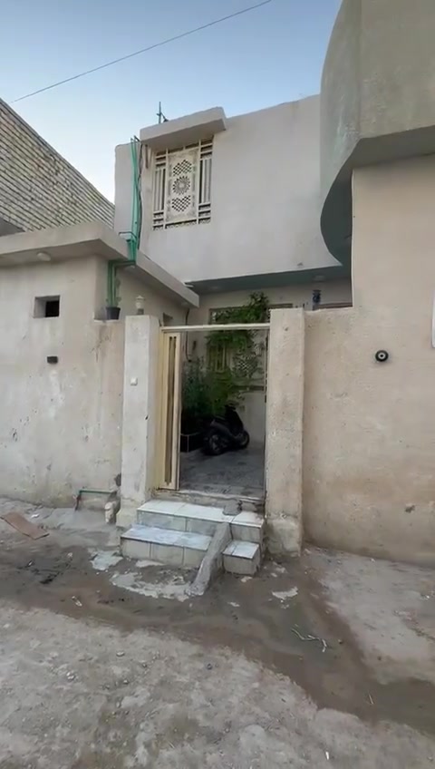 سلام عليكم بيت 100 متر للبيع كربلاء بوبيات خلف جامعه اهل البيت
كافه الخدمات ماء مجاري كهرباء بيت واجهيه 13ونزال 8بيت كامل عل اخر حبايه سعر 100وبي مجال 
الاستفسار ***********
***********
