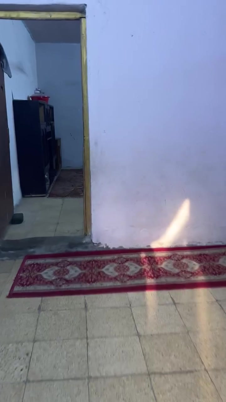 بيت للبيع مساعه95واجهيه4ونص نزال20مصقط خلف عماره المصري الاستفسار***********

