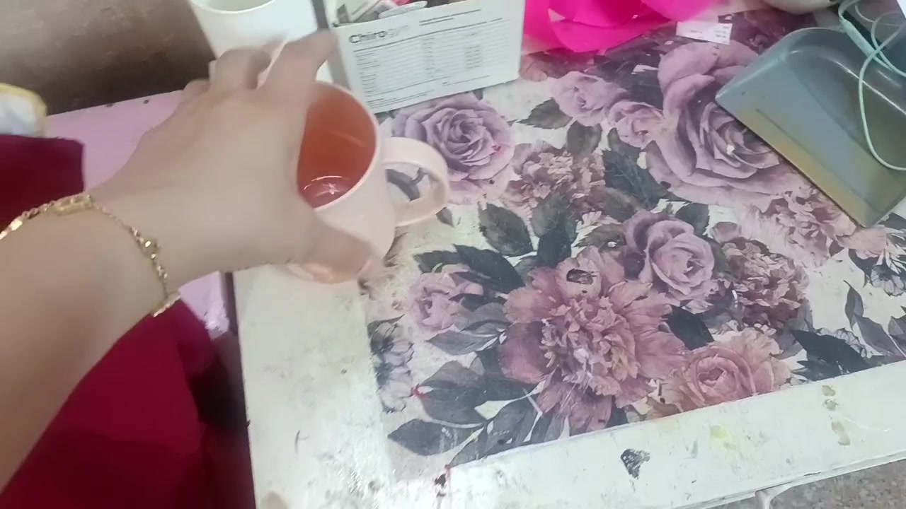 غرفه خشب • ابيض ووردي • ٧ قطع