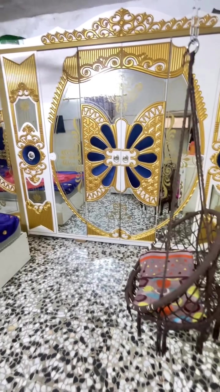 سلام عليكم غرفه نوام البيع مستخدمه شي قليل نظيف حلو ما متعوبه البيع السعر 300او بيه مجال رقم ***********عنوان بغداد بل مدينه
