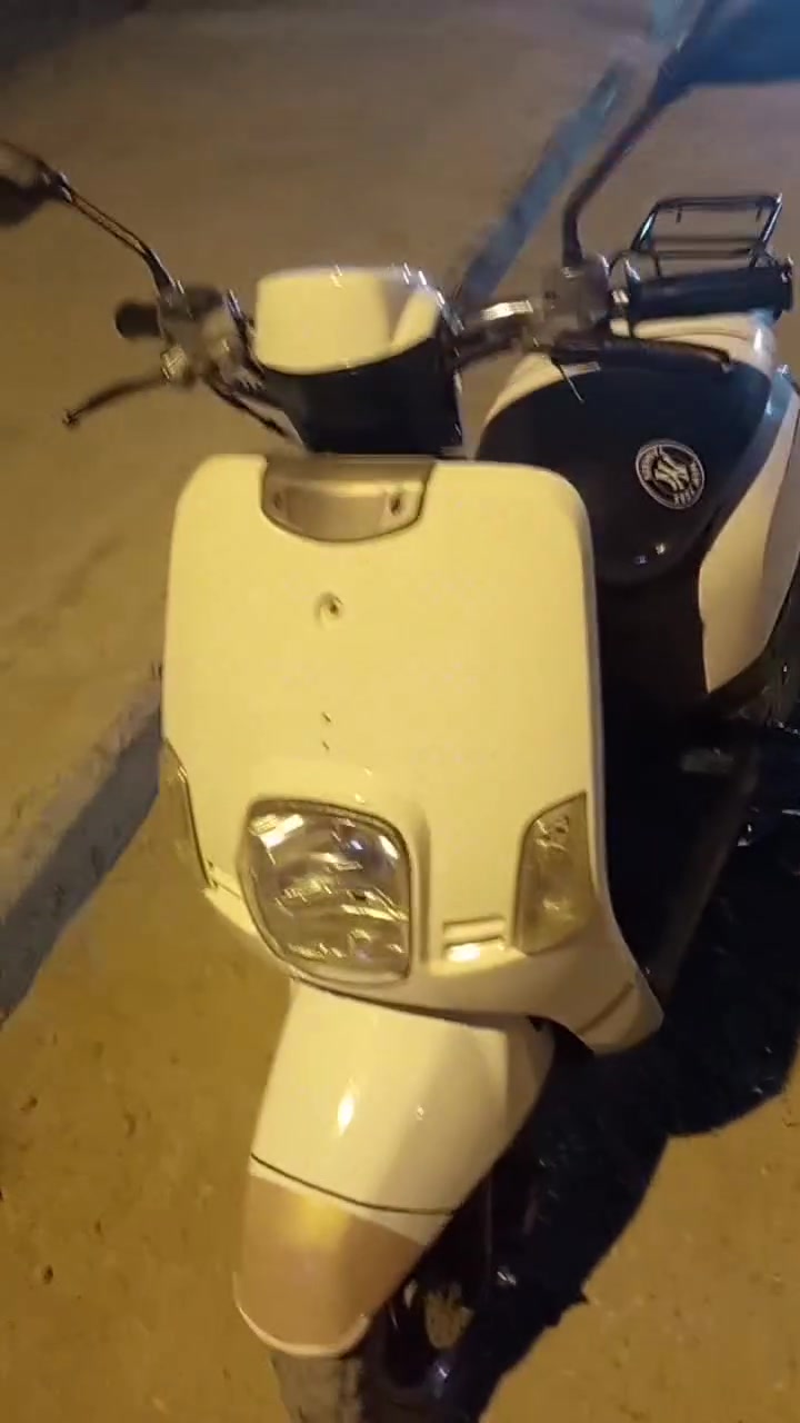 سلام عليكم عيني بوليس للبيع او مراوس بهيوشه سعره 650 وبي مجال الرقم الهاتف ***********
