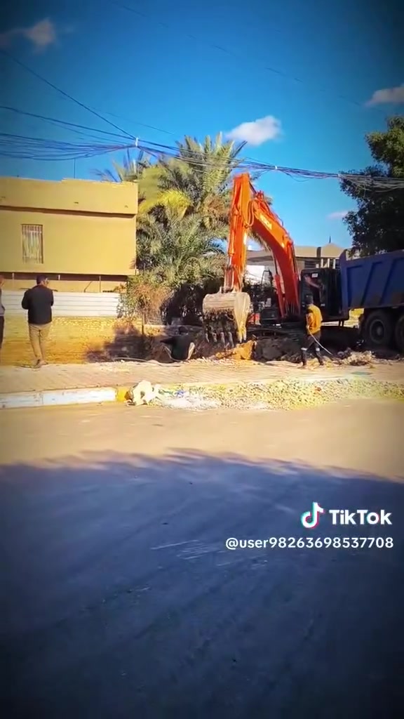 مستعدون لهدم وتفليش المنازل والمحلات التجارية والبنايات وفرش السبيس والجلمود بكوادر مختصة وباستخدام الآليات الحديثة الثقيلة داخل كربلاء الحبيبة للتواصل الاتصال .***********
