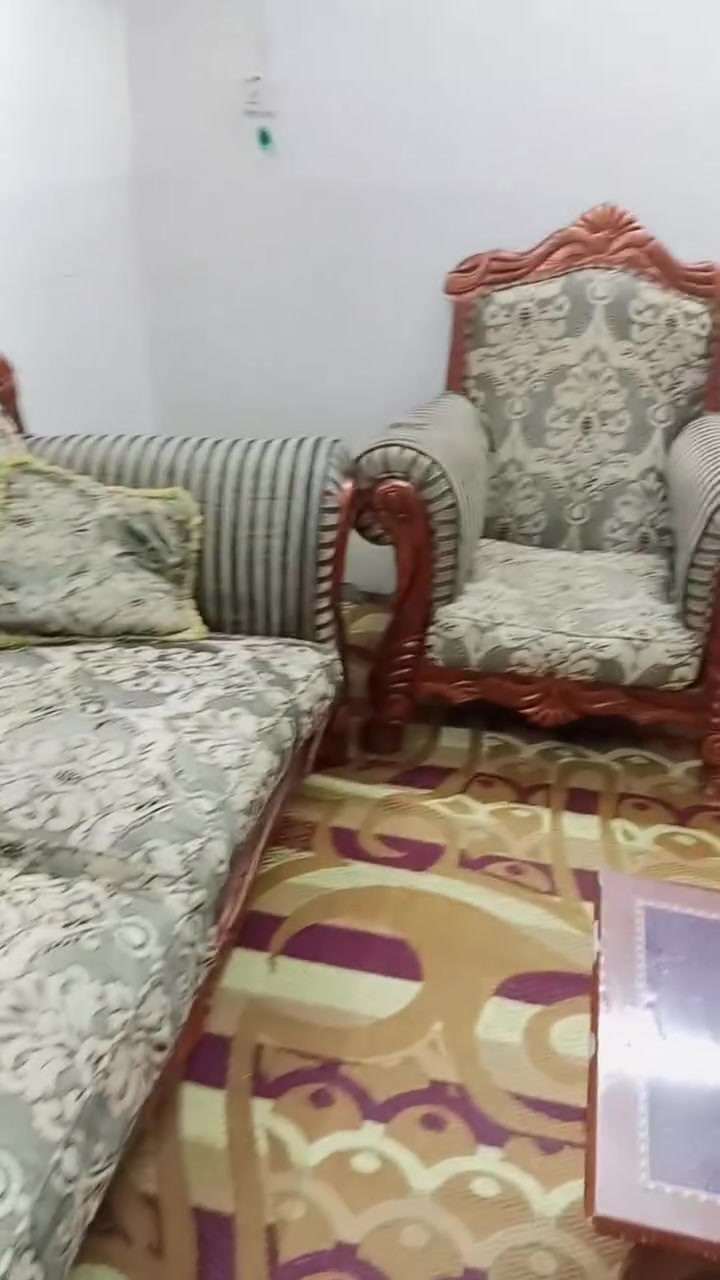 السلام على الجميع 
مبرده بلاستك سعرها 80 بيها ضمان موسم كامل 
مبرده حديد الاصليه مابيها اي ضرر ماطورها سرعتين نحاس وحجمها ثين ونص الاصليه وبيها ضمان موسم كامل سعرها 65 كنتور اربع طلاقات ملحق وجراره اخو الجديد سعره 252
بلي 3 اخو الجديد مستخدم يومين بيه 3يداد وبيه 40 لعبه سعره 125... تخم ملكي عشرة مقاعد وياه كوشات سعره 170مكاني الحسينيه مال الراشديه ***********وت ساب
