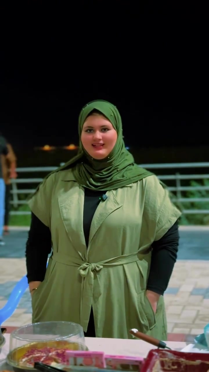 عشاق الحلا والرتاجة، جاهزين لشيء يغيّر مودكم؟ 🍩✨
إذا تحبون الحلويات اللي تنعمل بحب وشغل بيت إحترافي يرفع الراس، مشروع "ننو سويت" (Nanu Sweet) للشيف المبدعة "نور" هو وجهتكم الجديدة! طعم يطيركم لغير عالم، وخيارات تجنن من الدونات الفاخرة، كاسات الحلا العصرية، وحلويات المناسبات وحفلات التخرج اللي تبيض الوجه.
كل المطلوب منكم مرّة وحدة تجربون، وراح تعرفون ليش شغل نور مميز!
نور راح تكون متواجدة بانتظاركم بـ بازار الكوت:
 * الأيام: كل يوم خميس وجمعة.
 * الوقت: من الساعة 8:00 مساءً وحتى 12:00 منتصف الليل.
مروا عليها بالبازار، تذوقوا أطيب الحلويات وادعموا هذا المشروع المميز، وإذا تحبون تطلبون للبيت، خدمة التوصيل متوفرة داخل (الكوت والنعمانية فقط).
للتواصل والطلب:
 * انستغرام: ننـو سويـت 
 * رقم الهاتف: ***********
ادعموا شغف نور وتذوقوا الفخامة بكل قطعة! ❤️✨
#العراق #اكسبلور #reels #explore #الكوت
