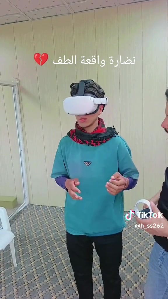 السلام عليكم عدي جهاز مثل هاذه ماعدي صوره اله جديد مامستخدم صاحبه يريده 25 الف ***********
