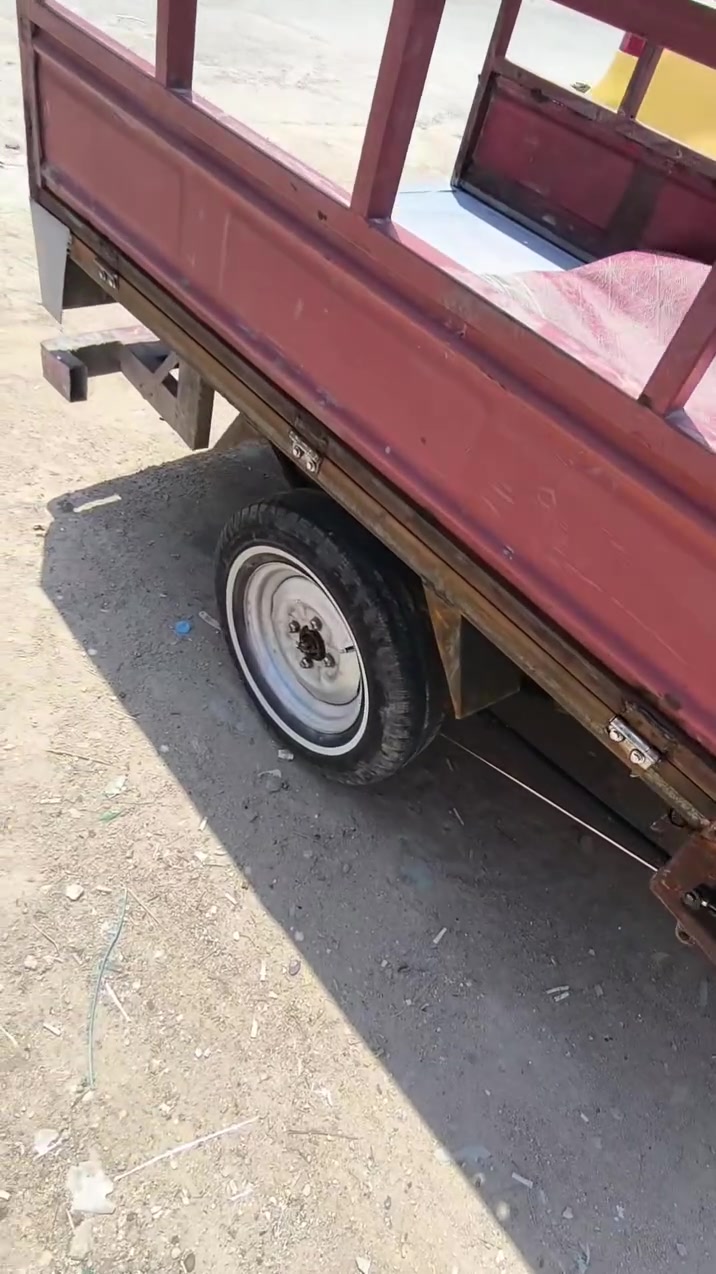 مديل 10 رقم وسنويه  اسود راعي موجود يداور
حصيره وداير جديد مكينه 25 حاسبه مفتوحه مره وحده
عوزه ترتيبات بصيطه نكره سلف كهربائيات شغاله كله
مال جاناي جاهزه بيه خياس بصيط يتعمر جوه دوسه 
سعره 1150 وبيه حك جيه ***********

