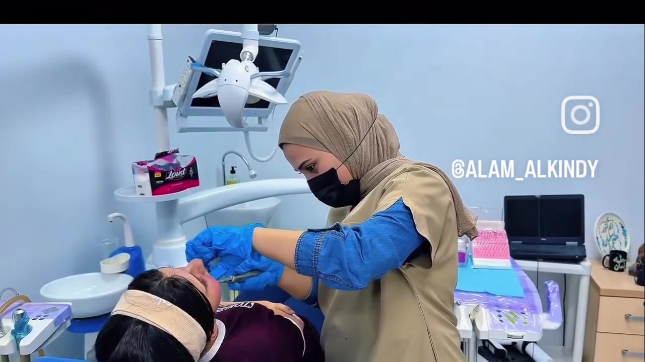 تقويم أسنان • تجميل أسنان • مجمع الكندي