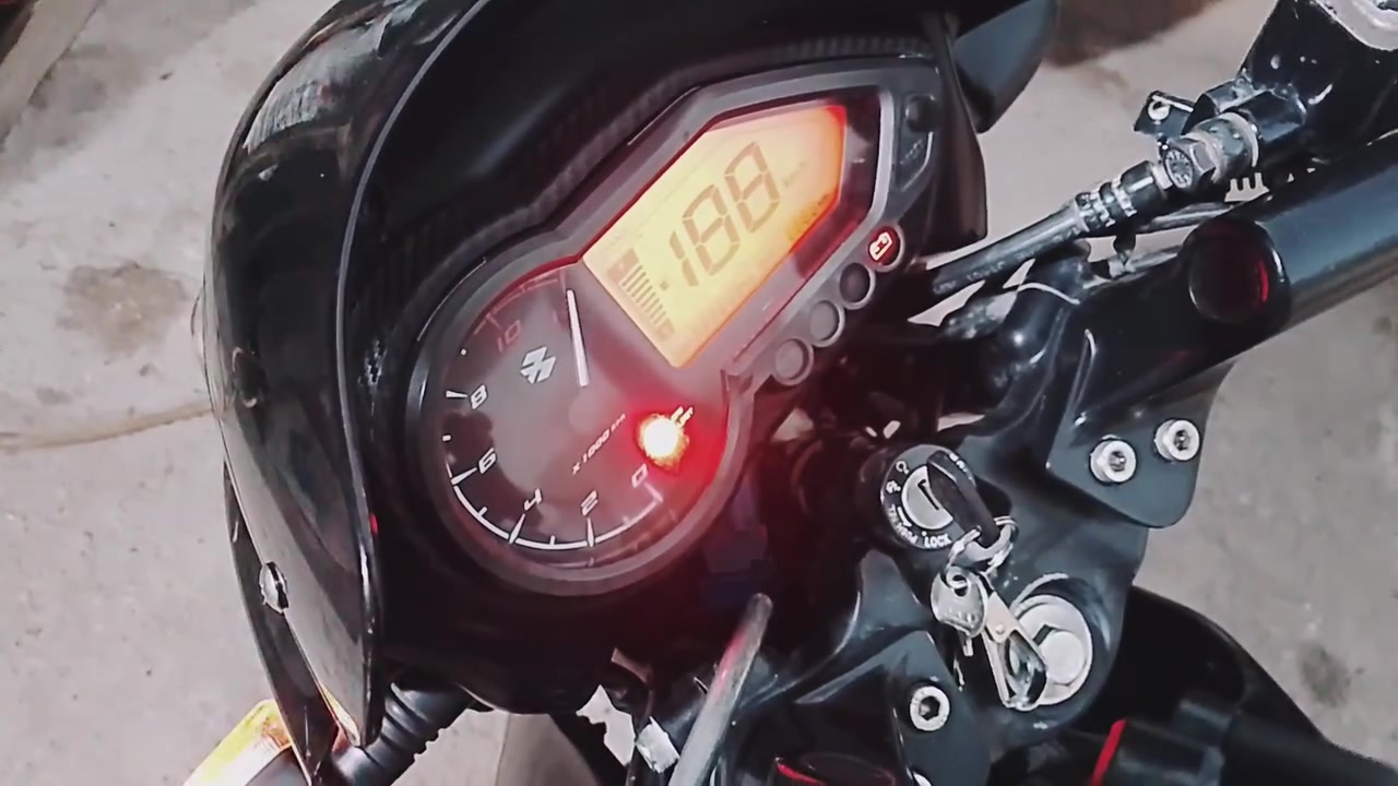 مركز البصرة
سلام عليكم بولسر نيون 150cc مديل 2021 شهر 11 طالعة 22 الدراجة رقم وسنوية باسم صديق شرط الشراي يحول الوحات باقية بالمرور السنوية 2028شهر 12 يعني 29 الدراجة مجفتة مرة وحدة تجفيت كامل حتة كاور كلشي شركة وجديد بالمكينة انا مشتغلهه باييدي الدراجة نضيفة مقارنا بالموجودات محافضين عليهه  كشرتهه حلوة كفر الزنجيل ولدرع موجودات ما ناقصهه شي غير واير سرعة عطلان كهربائيت كاملة تاير خلفي جديد الأمامي تعبان الدراجة مال جناي ثاني تبديلة دهن كل اسبوع امزويل 20w50 اعبيهه سعر 1500 مكاني بصرة الشراي يتصل واتساب موجود ***********
