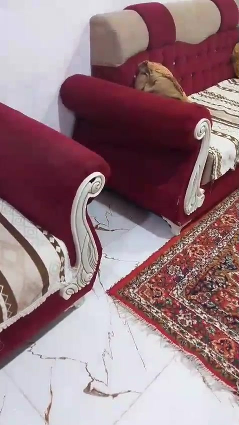 ٤ قنفات • ٢ كبار ٢ صغار • نظيفات
