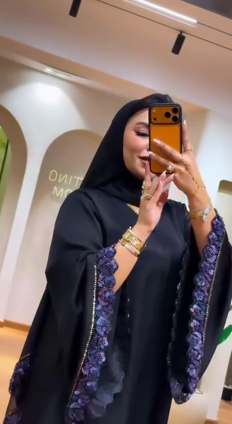 الراقي والمميز والفخم
مع #لطف_للعبايات اكيد
عباية + شال 
فري سايز تلبس وزن ٦٠ الى ١٠٠
متوفرة ٤ الوان
الزبير مول/الطابق الثاني
توصيل جميع المحافظات ٥ الاف
للطلب دايركت او ع الرقم 
***********
