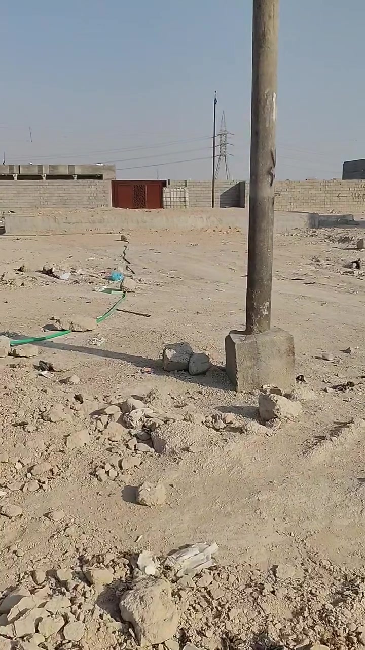 قطعت ارض للبيع مساحته 230مترسعر18مليون المكان البصره الزبير منطقت الدواجن شارع حسينت ابوجمال بدايت الدواجن الشراي يتصل ***********
