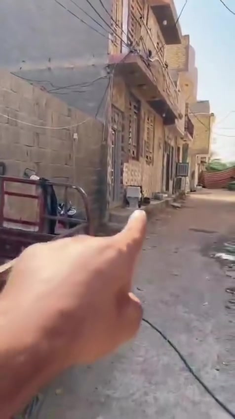 ***********
منزل بناء طابوق طابقين استقبال ومطبخ وحمام طابق اول
وطابق ثاني غرفتين وحمام وبالكونه
سند 25
50 متر
