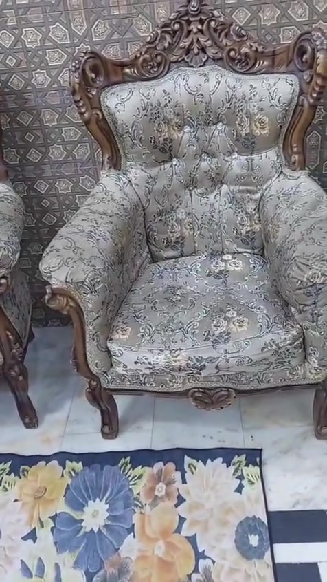 طخم خشب زان تفصال وعمل تركي ١٠ مقاعد مابيه اي اضرار مشترينه بمليونين و٧٥٠ نريدة ب٦٠٠ الف مكاني الزعفرانية بغداد ت ***********
