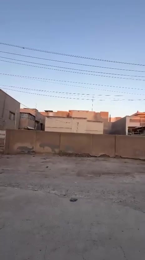🏡 فرصة عقارية مميزة للبيع في الحلة – حي الزهراء 🏡

إذا كنت تبحث عن موقع مميز لبناء منزل الأحلام أو استثمار ناجح، فهذه فرصة لا تُعوّض.

📍 الموقع: الحلة – حي الزهراء
📐 المساحة: 481 متر²
📏 الواجهة: 18 متر
📏 النزال: 26 متر
🛣 عرض الشارع: 15 متر
📑 نوع السند: طابو صرف باسم شخص واحد

✨ مميزات العقار:
✅ موقع هادئ ومميز قريب من جميع الخدمات.
✅ مناسب للسكن العائلي أو للمشاريع الاستثمارية.
✅ إمكانية شراء كامل العقار أو نصف المساحة حسب رغبة المشتري.
✅ عند شراء نصف المساحة تكون الواجهة 9 أمتار.

📞 للاستفسار والحجز:
📱 *********** (متوفر واتساب)
📱 ***********
📱 ***********

🏢 مكتب سجاد سامي للاستثمار العقاري
📍 الحلة – حي الحسين – قرب حلويات لبنان.

🌟 ثقتكم أساس نجاحنا... ويسعدنا خدمتكم وتقديم أفضل الفرص العقارية.
