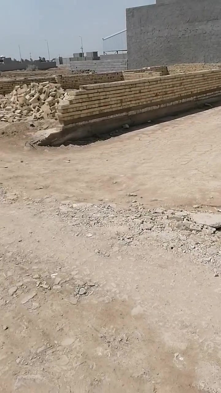 قطعه أرض طابو زراعي قانون ٢٥ مساحته ١٥٠ متر مقابيل ملعب هشام زليزل( تبعد ٤٠ متر) عن الطريق المؤدي إلى قرية عطا الله موقع مميز جاهزه للبناء كما هو موضح في الصور والفيديو أدناه للاستفسار مراجعه مكتب القريني للعقار الجمعيه بالقرب من السايدين *********** او ***********
