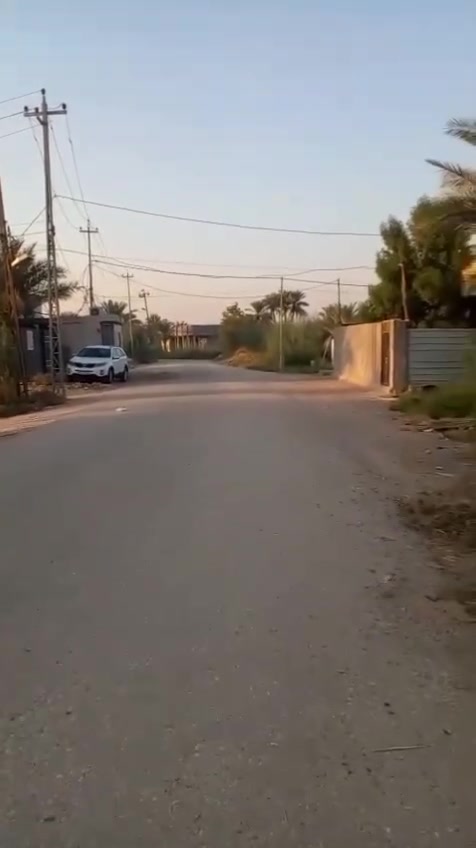 دوانم عدد 3 الا ربع طابو 25 سند منفرد العنوان طريق كربلاء بابل عمود 220 شارع نهر السلام الثاني يبعد عن الشارع الرئيسي 400 متر سعر المساحة الكليه 420 مليون قابل للتفاوض للأستفسار *********** / ***********
