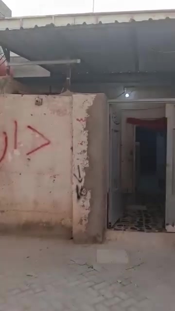 يا الله السلام عليكم
بيت البيع المساحة ١٠٠متر زراعي سند 25 
كامل خدمات مقرنص وماء ومجاري وكل الخدمات
السعر 38وبي مجال 
العنوان سبع قصور شارع ابو علي قرب حسينية الزهراء فرع مطعم دينار  ***********
