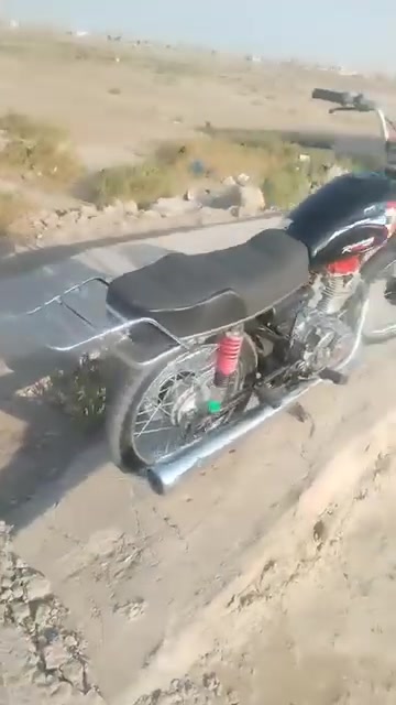 السلام عليكم دراجه 4كير للبيع شاصي 14 تعمير 24 أوراق اصولي الدراجه كلش نضيفه عارضه ب 550 وبيه مجال 
***********

