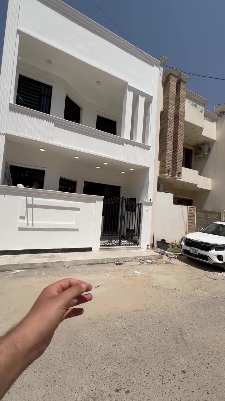 عقار للبيع في الدورة حي دجلة السكني زراعي

مساحة ١٠٠ الواجة ٦.٢٥ نزال ١٦  سنة بناء ٢٠٢٦ موقعه جدا مميز بشارع ٩ بل بداية شارع مميز من ناحيه كهرباء ومي مجاري 

يحتوي طابق الارضي صاله ومطبخ وهول و غرفه نوم ومنور وخدمات صحيه تعليك ودفن و الطابق الثاني ع ٢ غرف نوم وخدمات صحية ملاحظة غرف مال نوم جدا واسعه ع عرض الواجة كلهن بيت 🏠 الاستفسار تواصل. *********** 

سعرر جدا مناسب
