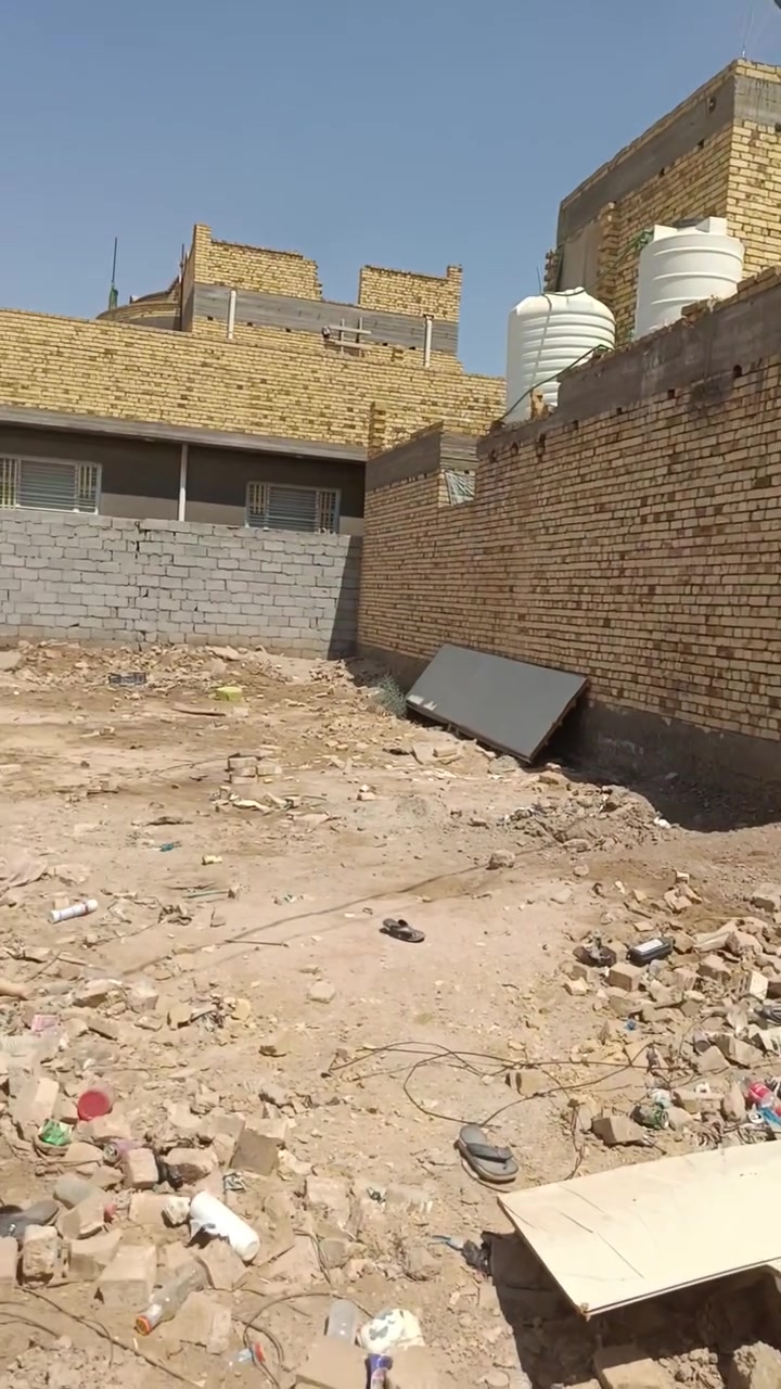 قطعه للبيع زراعي مساحه 200 خلف بانزين خانه حجي عبد الحسن ملاغي قريبه عله شارع بني زيد تصال عله هاذه رقم سعر مناسب ***********
