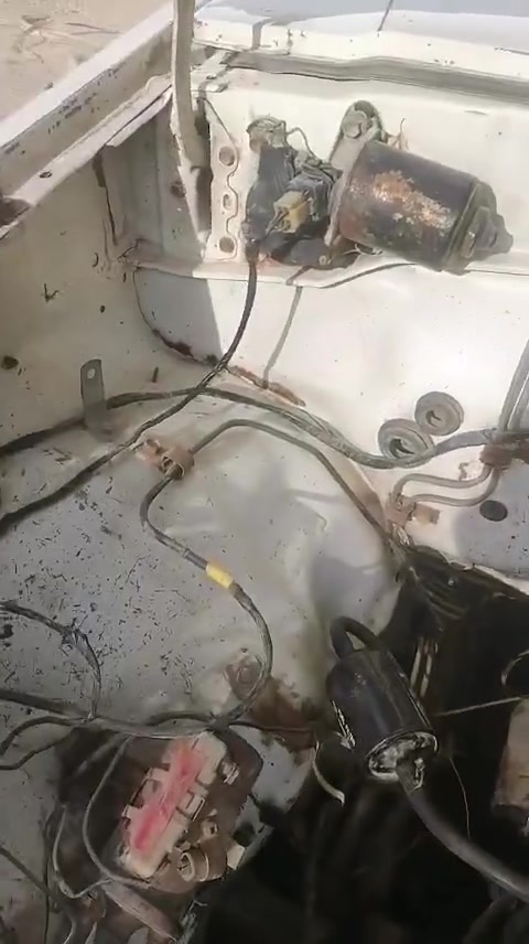 بيكب موديل ١٩٨٥ العنوان بغداد  اليوسفيه ***********
