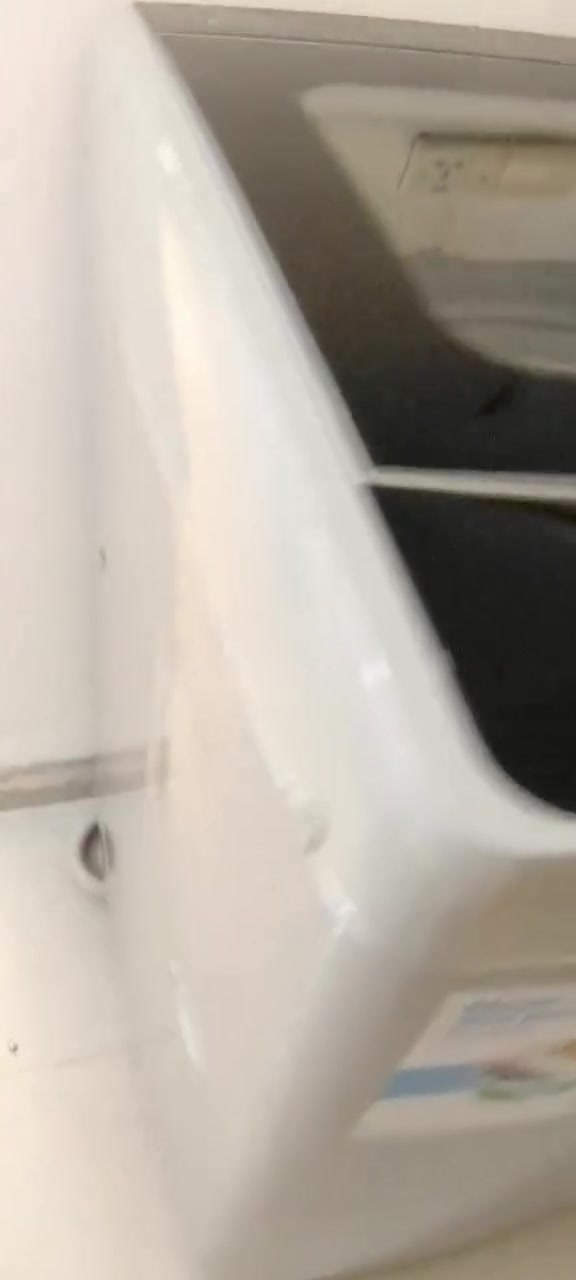 سلام عليكم غسالة ملابس نوع بيكو صنع تركي نظافة ١٠٠ بل ١٠٠ سعر عل الخاص مكاني أربيل هفلان تلفوني *********** و***********
