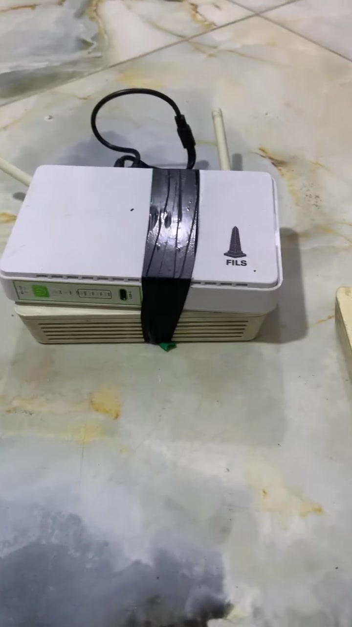 للبيع نت ضوئي شغال فلوس قطعتين 

ثنينهن رايدهن 100الف وهاذه مو سعرهن 

للستفسار *********** مكاني بغداد الدوره
