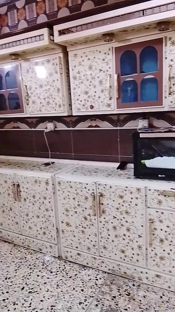 السلام عليكم كاونتر للبيع جديد بعده رايده ب 550 بي مجال مكاني بغداد مدينه الصدر ***********
